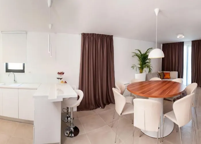 Villa Luxury Beachfront 2 With Private Pool, Jacuzzi And Gym At The On Ciovo - Okrug Gornji *