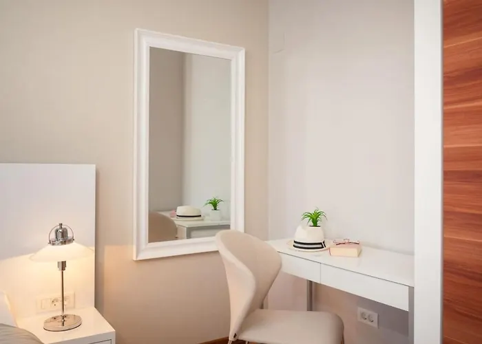 Luxury Beachfront 2 With Private Pool, Jacuzzi And Gym At The On Ciovo - Okrug Gornji *