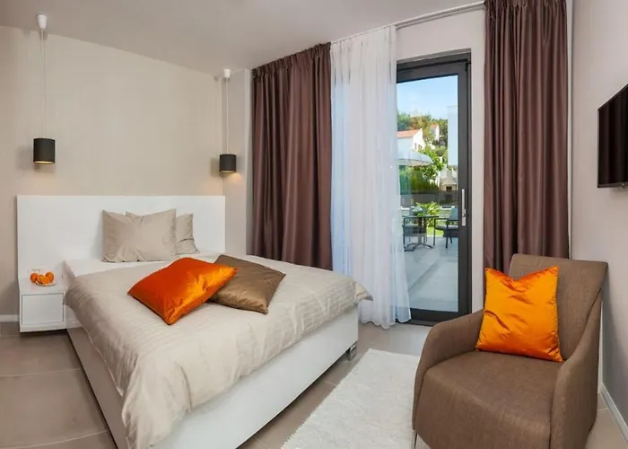Luxury Beachfront 2 With Private Pool, Jacuzzi And Gym At The On Ciovo - Okrug Gornji * Trogir