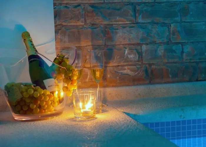 Villa Luxury Beachfront 2 With Private Pool, Jacuzzi And Gym At The On Ciovo - Okrug Gornji