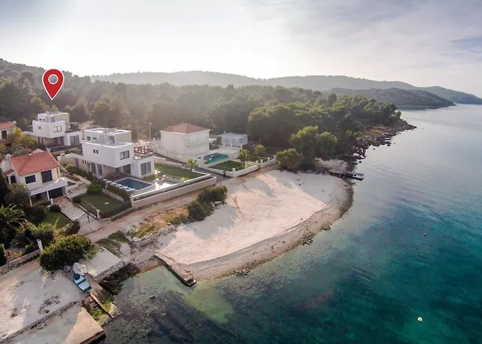 Luxury Beachfront 2 With Private Pool, Jacuzzi And Gym At The On Ciovo - Okrug Gornji * Trogir