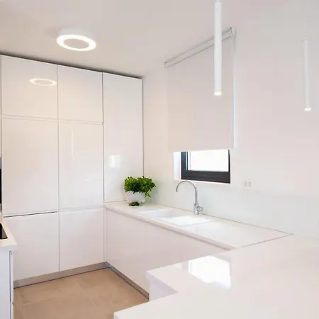 Willa Luxury Beachfront 2 With Indoor & Outdoor Pools *