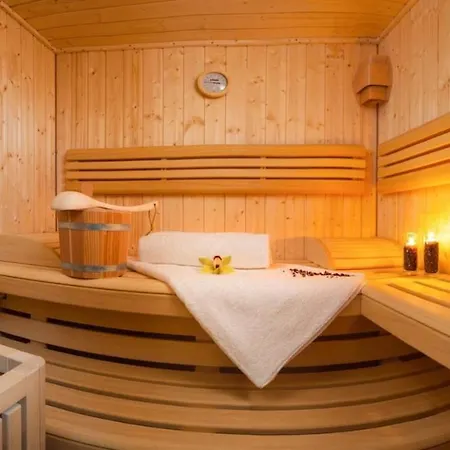 Luxury Beachfront 2 With Private Pool, Jacuzzi And Gym At The On Ciovo - Okrug Gornji *