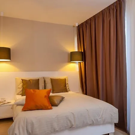 Luxury Beachfront 2 With Private Pool, Jacuzzi And Gym At The On Ciovo - Okrug Gornji *