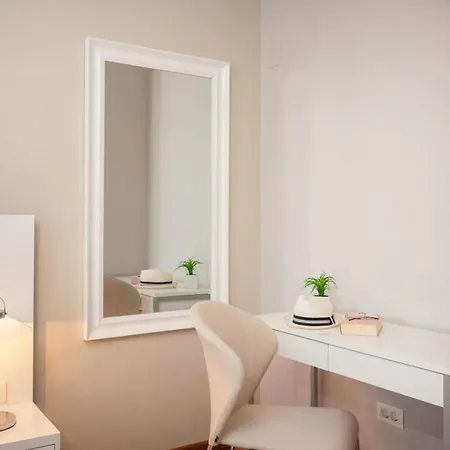 Luxury Beachfront 2 With Private Pool, Jacuzzi And Gym At The On Ciovo - Okrug Gornji *