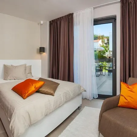 Luxury Beachfront 2 With Private Pool, Jacuzzi And Gym At The On Ciovo - Okrug Gornji * Trogir