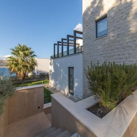 Luxury Beachfront 2 With Private Pool, Jacuzzi And Gym At The On Ciovo - Okrug Gornji * Trogir
