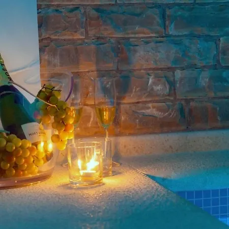 Villa Luxury Beachfront 2 With Private Pool, Jacuzzi And Gym At The On Ciovo - Okrug Gornji