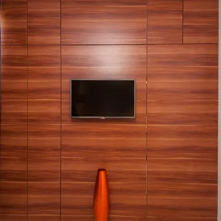 Luxury Beachfront 2 With Private Pool, Jacuzzi And Gym At The On Ciovo - Okrug Gornji Βίλα Τρογκίρ