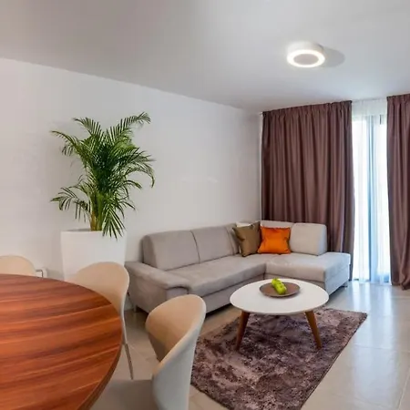 Luxury Beachfront 2 With Indoor & Outdoor Pools Trogir