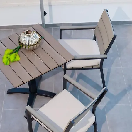 Willa Luxury Beachfront 2 With Private Pool, Jacuzzi And Gym At The On Ciovo - Okrug Gornji *