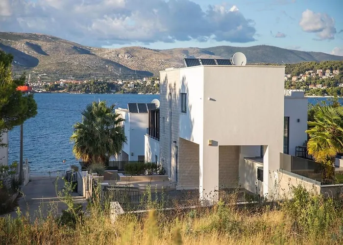 Luxury Beachfront 2 With Private Pool, Jacuzzi And Gym At The On Ciovo - Okrug Gornji * Trogir