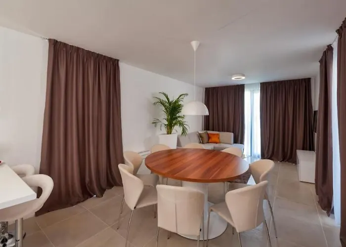 Luxury Beachfront 2 With Private Pool, Jacuzzi And Gym At The On Ciovo - Okrug Gornji Villa *