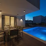 Luxury Beachfront Villa Trogir 2 with private pool, jacuzzi&gym at the beach on Ciovo - Okrug Gornji Vila Trogir