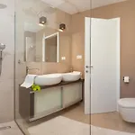 Luxury Beachfront Villa Trogir 2 with private pool, jacuzzi&gym at the beach on Ciovo - Okrug Gornji Vila Trogir