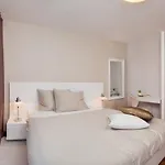 Vila Luxury Beachfront Villa Trogir 2 with private pool, jacuzzi&gym at the beach on Ciovo - Okrug Gornji